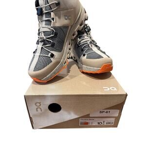 On Running Cloudtrax Sensa Sand/Flame Hiking Sneakers Women’s Size 10 New w/ Box